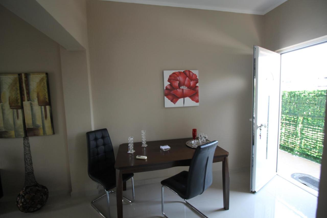 Christa'S Home Near Ath Airport Markópoulon Zewnętrze zdjęcie